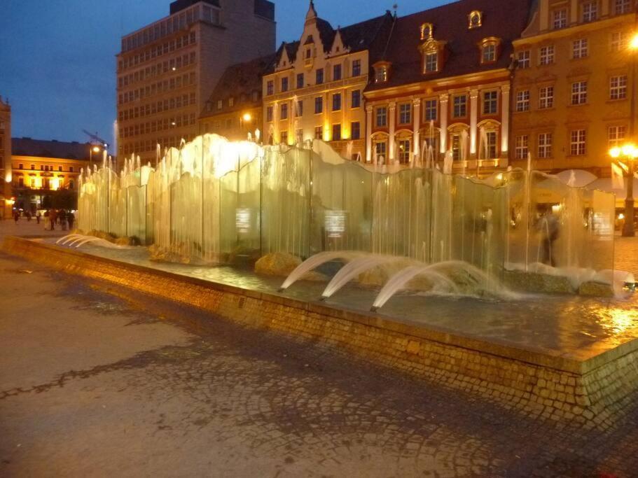 Appartamento Rynek Pod Fredra Breslavia Esterno foto
