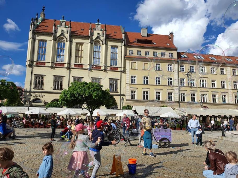 Appartamento Rynek Pod Fredra Breslavia Esterno foto