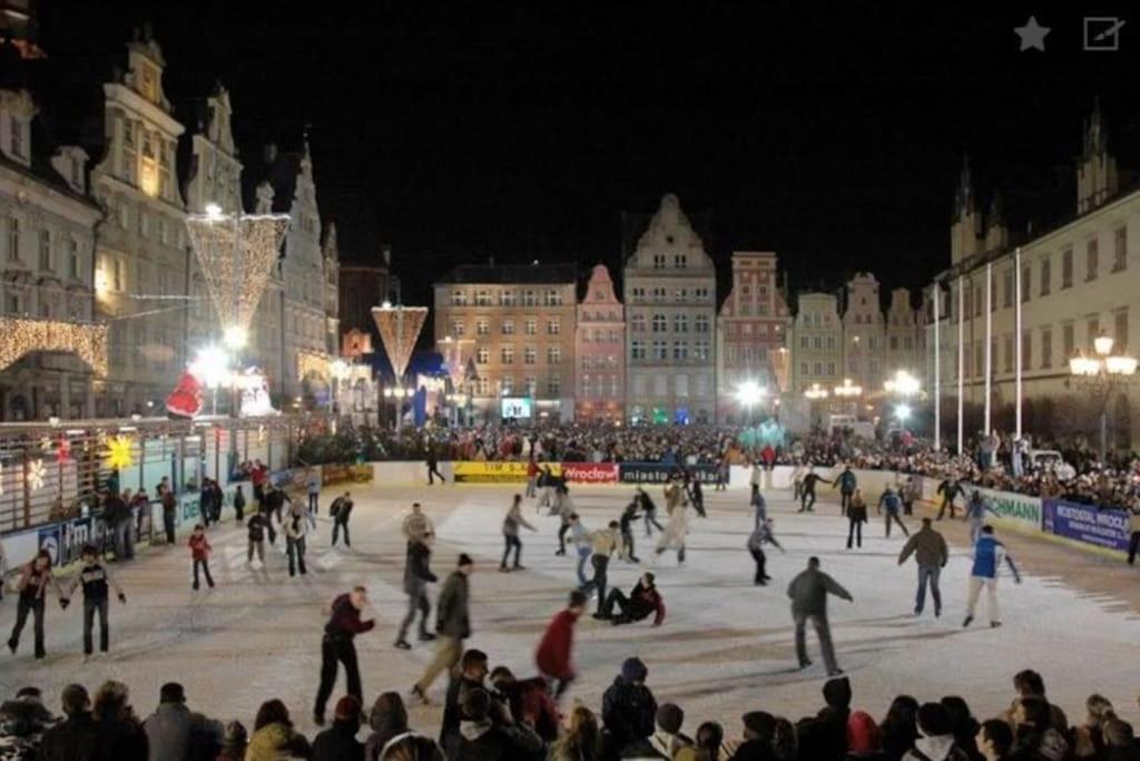 Appartamento Rynek Pod Fredra Breslavia Esterno foto