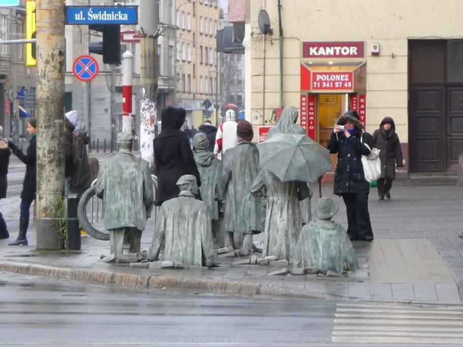 Appartamento Rynek Pod Fredra Breslavia Esterno foto