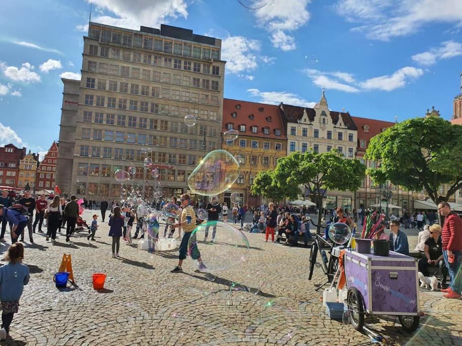 Appartamento Rynek Pod Fredra Breslavia Esterno foto