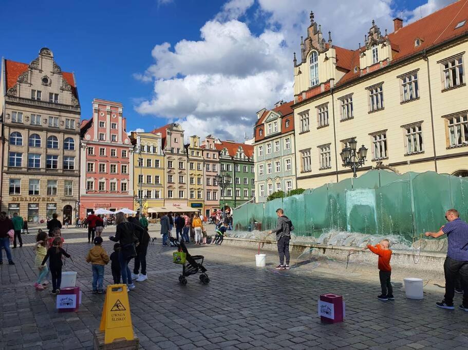 Appartamento Rynek Pod Fredra Breslavia Esterno foto