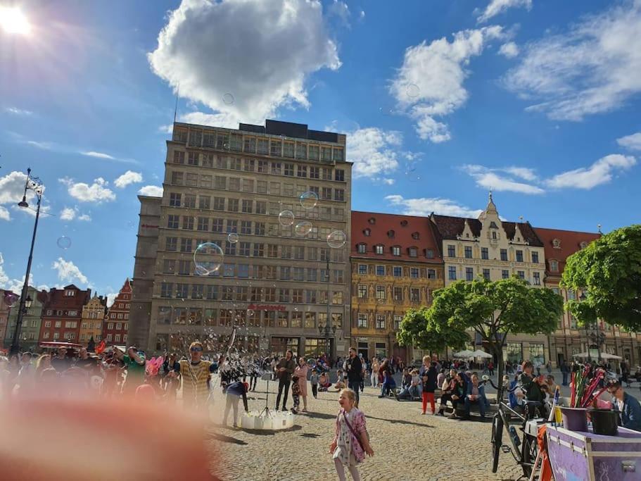 Appartamento Rynek Pod Fredra Breslavia Esterno foto