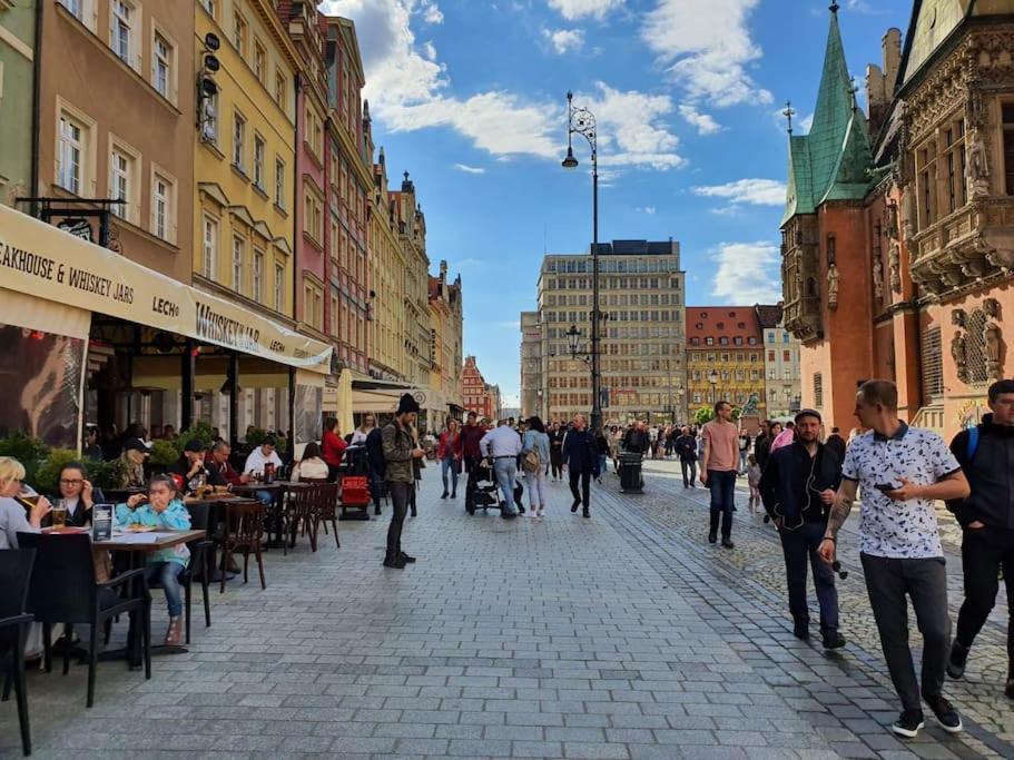 Appartamento Rynek Pod Fredra Breslavia Esterno foto