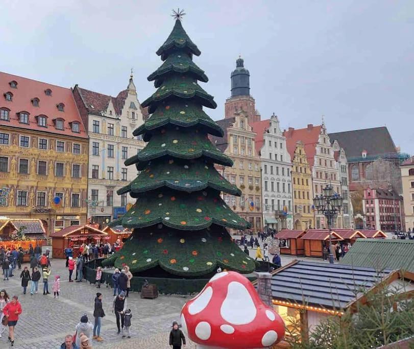 Appartamento Rynek Pod Fredra Breslavia Esterno foto