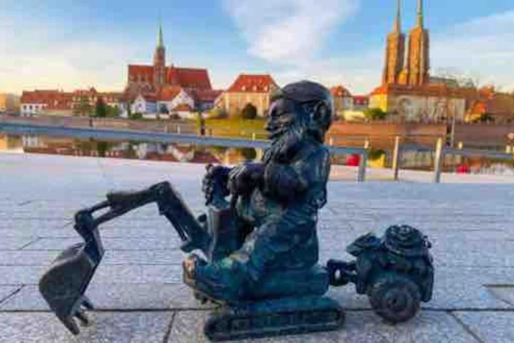 Appartamento Rynek Pod Fredra Breslavia Esterno foto